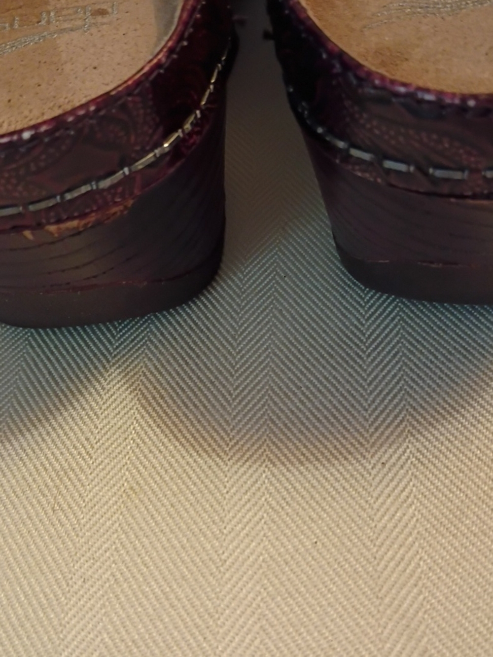 Dansko Clogs 42 - Picture 3 of 8